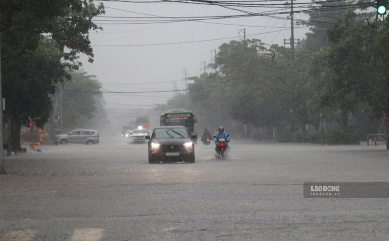 Thunerstorms Hanoi weather warning of thunderstorms in the next 3 hours