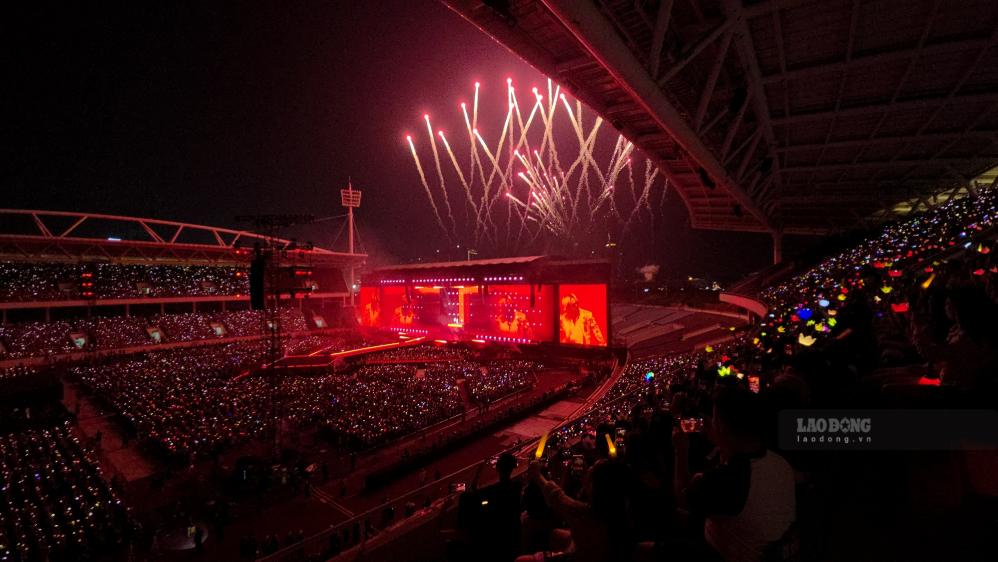 Ngày 24-25.10, BigBang trở lại Việt Nam với đội hình 3 thành viên, lần đầu tiên tại Sân vận động Mỹ Đình (Hà Nội). Ảnh: Chí Long