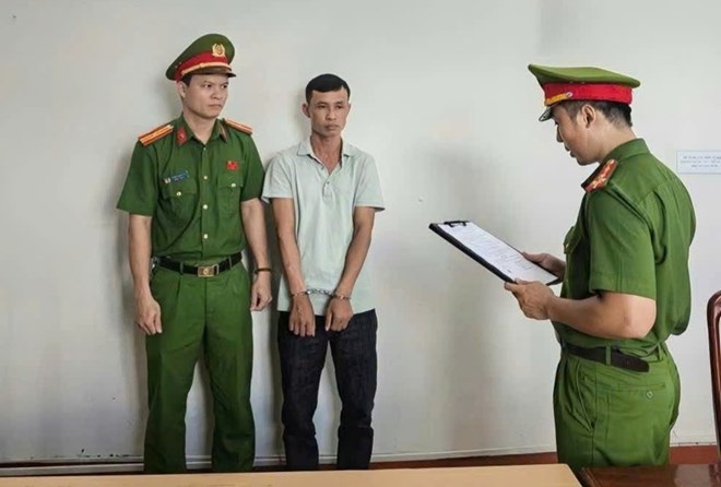 Bắt đối tượng giả danh phó giám đốc, tạo dựng tình cảm để lừa tiền phụ nữ