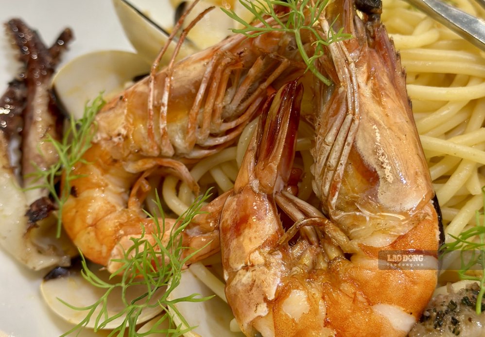 How to make delicious tomato sauce shrimp spaghetti like at a restaurant