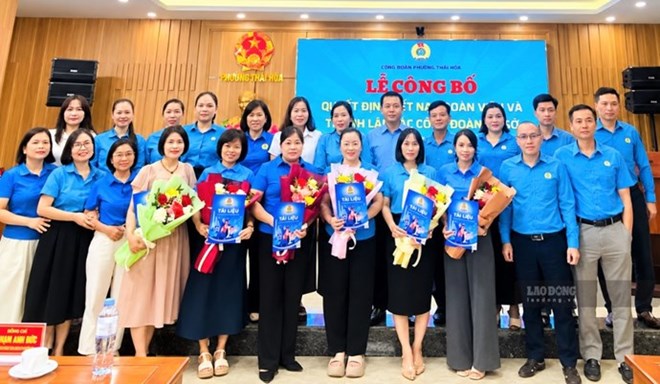 Công đoàn phường Thái Hòa kết nạp đoàn viên, thành lập 6 công đoàn cơ sở. Ảnh: Duy Chương (10.2026)