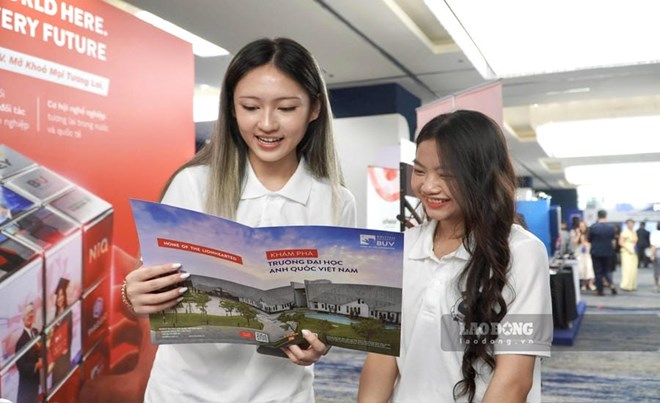 Sinh viên hiện nay ngày càng ưu tiên những ngành học có lộ trình nghề nghiệp rõ ràng. Ảnh: Tường vân
