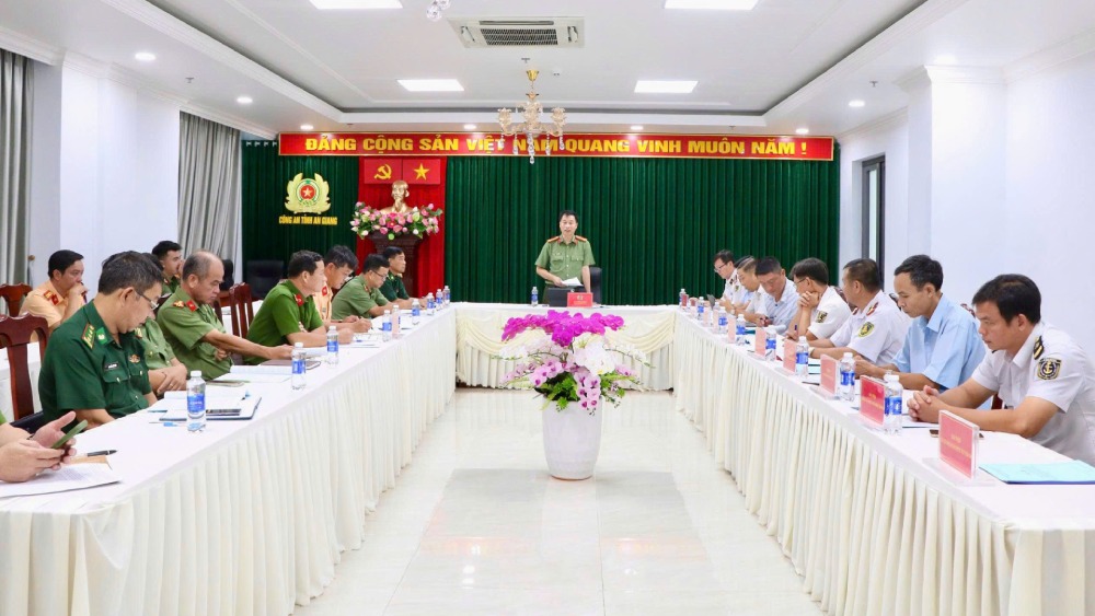 An Giang strengthens review and improves management of waterway and ...