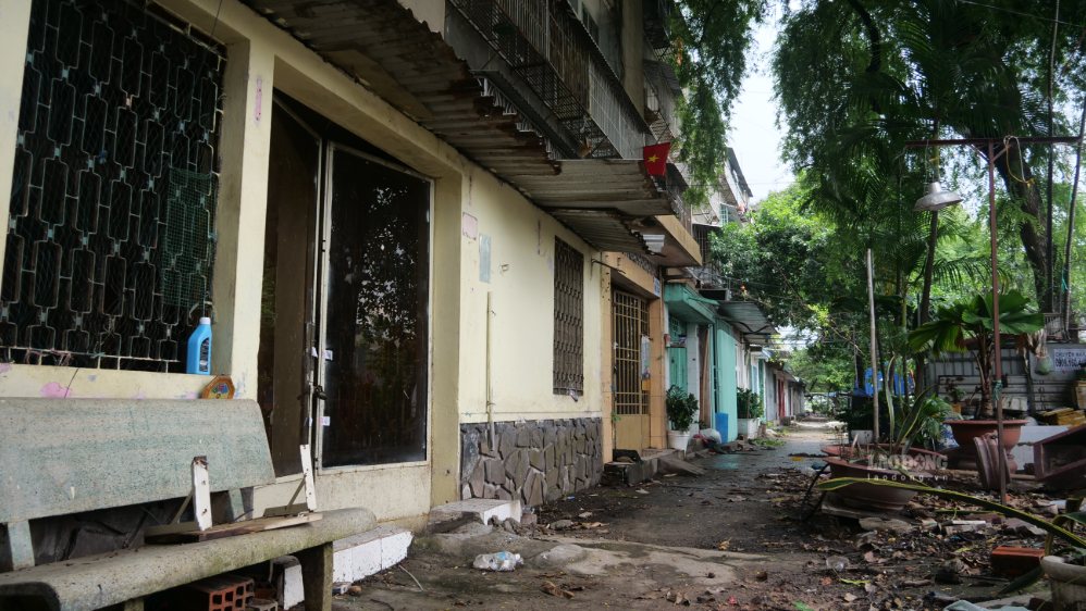 Residents of Vinh Hoi apartment building in Ho Chi Minh City are ...