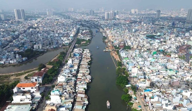 TPHCM triển khai gần 23.000 căn nh&agrave; ở x&atilde; hội, di dời 2.987 căn nh&agrave; ven k&ecirc;nh