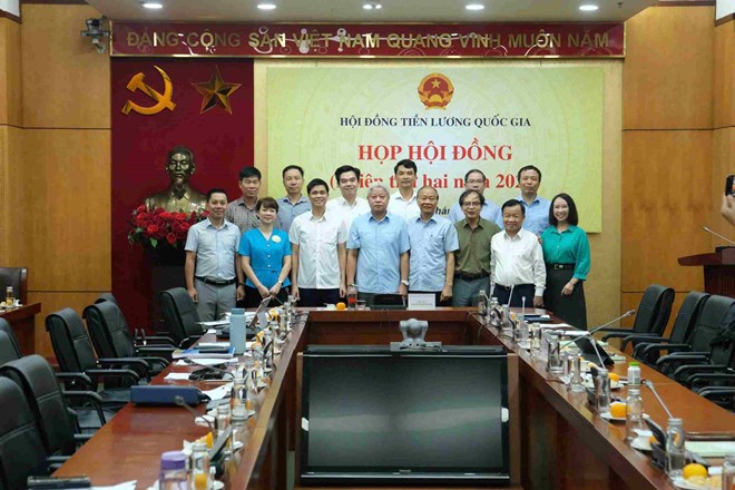 Đề xuất Bộ trưởng Bộ Nội vụ được bổ nhiệm Chủ tịch Hội đồng tiền lương quốc gia