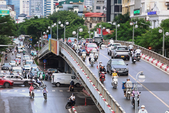 Theo Trung tâm Dự báo Khí tượng Thủy văn Quốc gia, đợt không khí lạnh tràn về gây mưa và giảm nhiệt tại miền Bắc. Nhiệt độ thấp nhất trong đợt không khí lạnh này phổ biến 19-22 độ C.