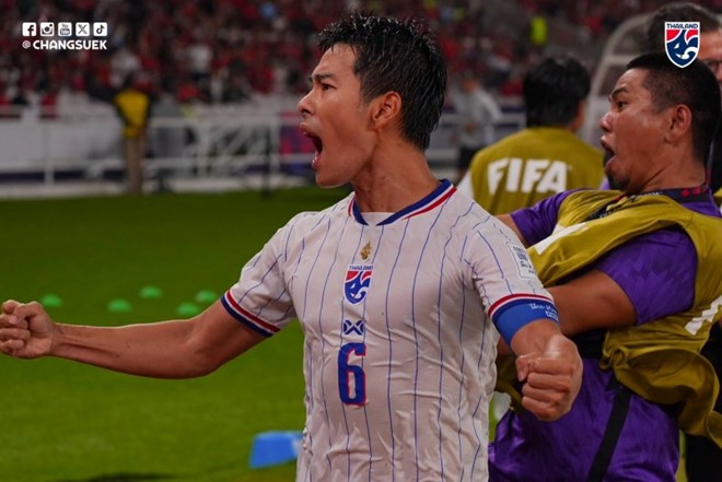 Ngôi sao tuyển Thái Lan xin lỗi khi sút hỏng penalty khiến đội nhà mất chức vô địch