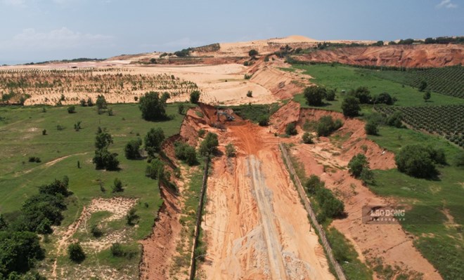 Thi công đường ven biển Phan Thiết - Kê Gà sau khi gỡ nút thắt mỏ titan