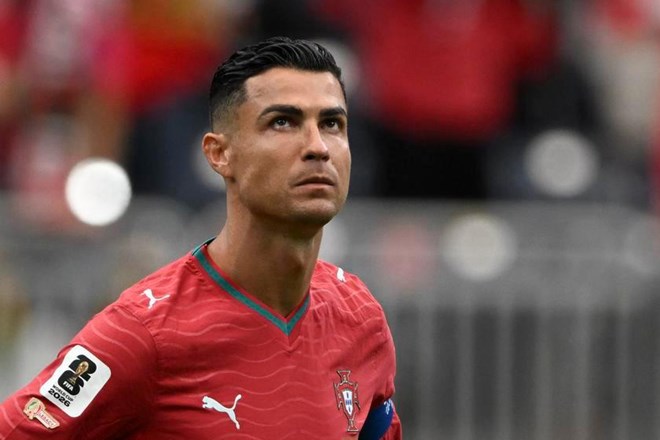 Ronaldo tố HLV tuyển Bồ Đào Nha thất hứa