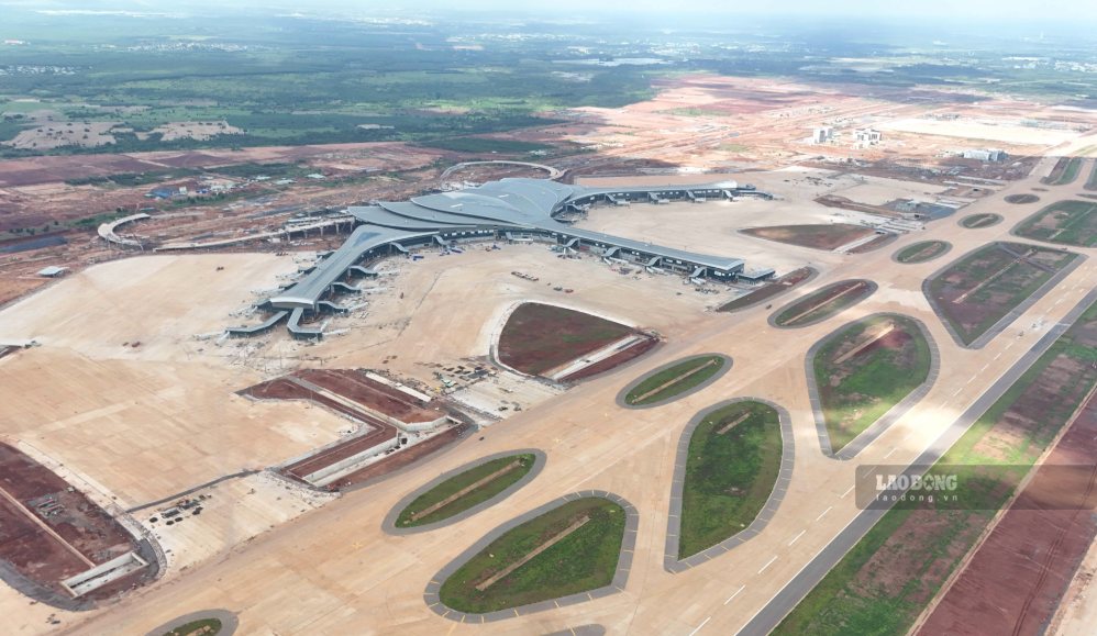 Ensuring completion and putting the Long Thanh airport project into ...