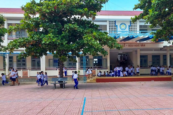 Gia Lai cấm dạy chính khóa không đầy đủ, ép học sinh học thêm
