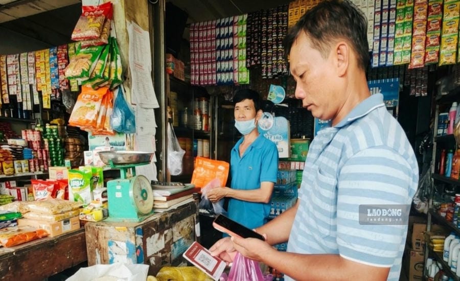 QR codes refresh traditional markets in Vinh Long