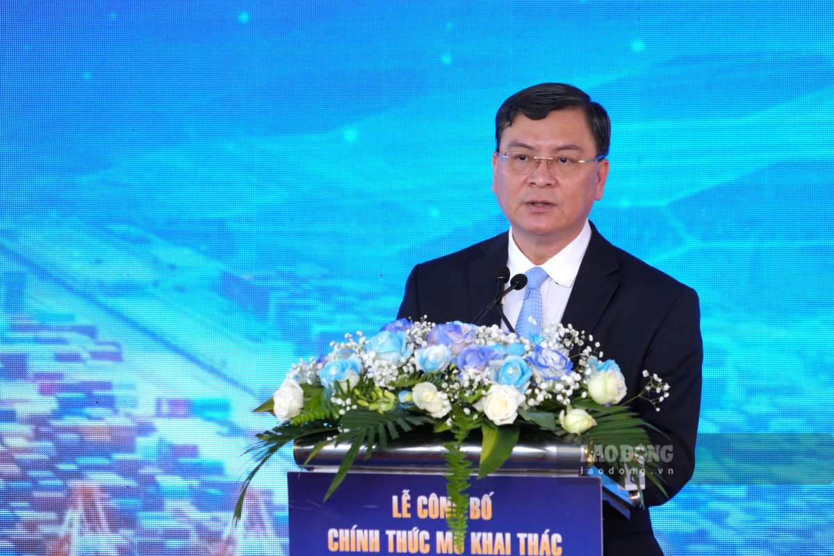 Ông Nguyễn Công Vinh - Phó Chủ tịch UBND TPHCM - phát biểu trong lễ công bố khai thác thương mại Bến chung CMIT - TCTT ngày 9.10. Ảnh: Thành An