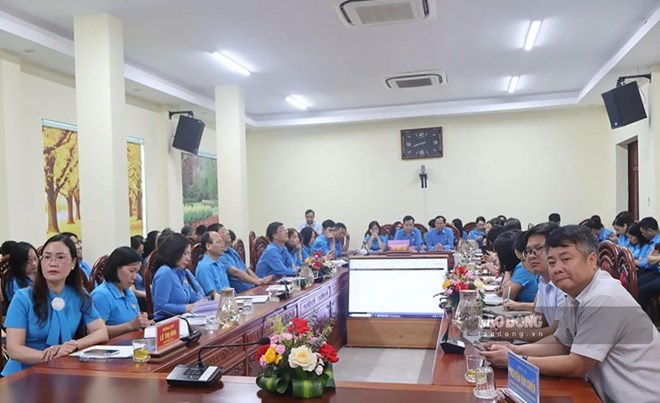 LĐLĐ tỉnh Ninh Bình tổ chức hội nghị tập huấn nghiệp vụ về kỹ năng ứng dụng AI trong công việc cho cán bộ công đoàn. Ảnh: Nguyễn Trường