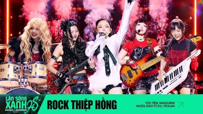 Tóc Tiên gây bão khi hát "Em thua cô ta" cùng dàn Em xinh say hi