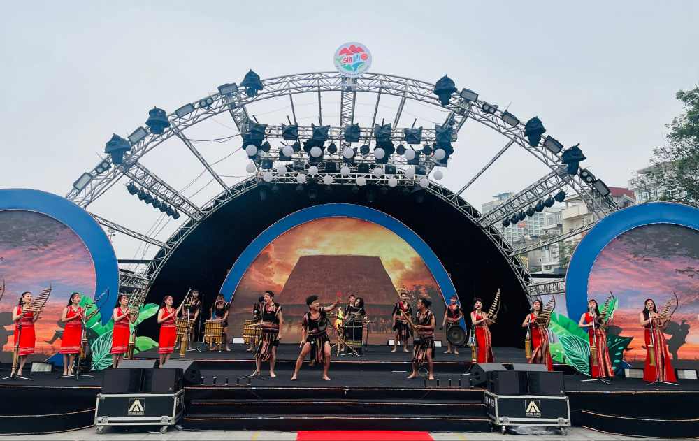 Khai mạc Ngày Gia Lai tại Hà Nội. Ảnh: Chí Long