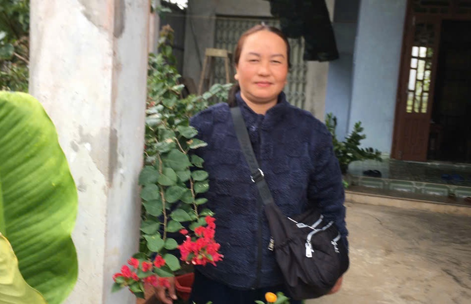 Portrait of a woman who picked up a large piece of property and returned it to the person who dropped it. Photo: Han Nguyen