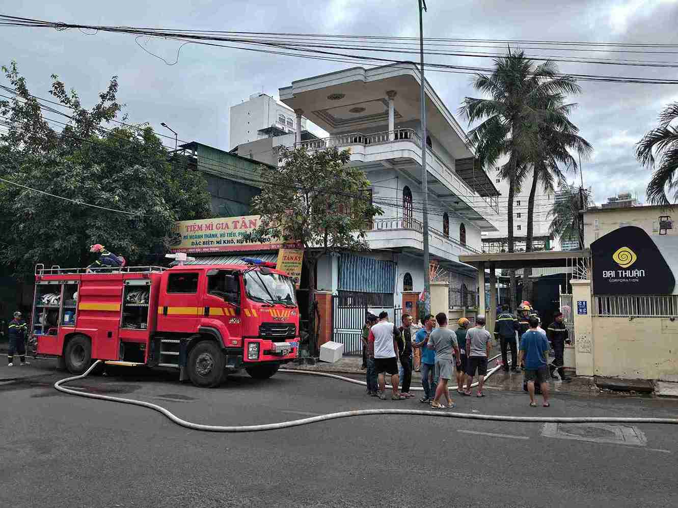 Scene of the food company fire in Nha Trang. Photo: Binh Quy