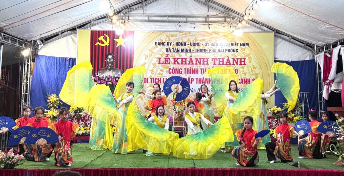 Lễ khánh thành công trình tu bổ, tôn tạo di tích. Ảnh: Cổng TTĐT xã Tân Minh