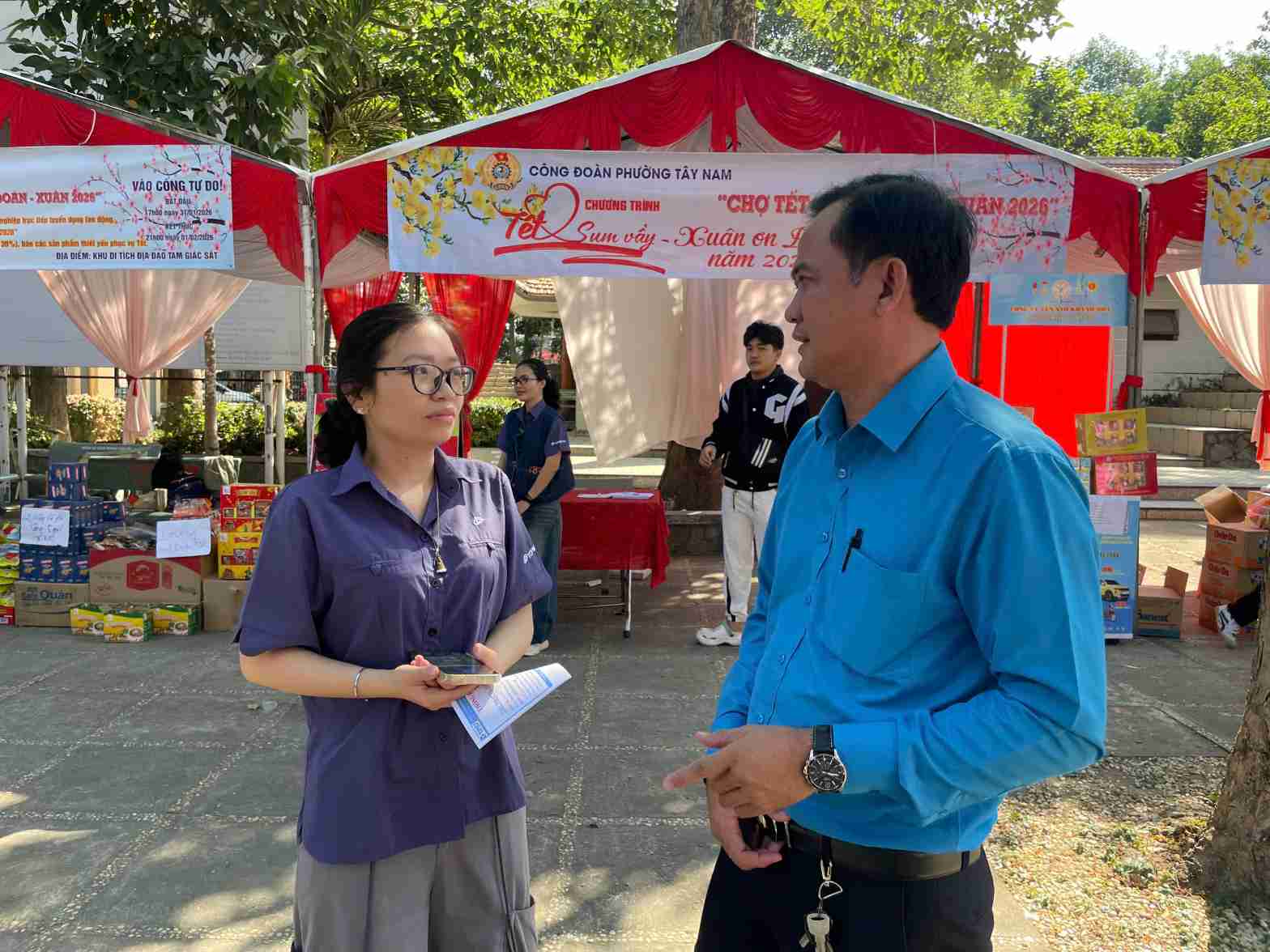 Công đoàn phường Tây Nam đang hỗ trợ kết nối cung cầu lao động trên địa bàn. Ảnh: Đình Trọng