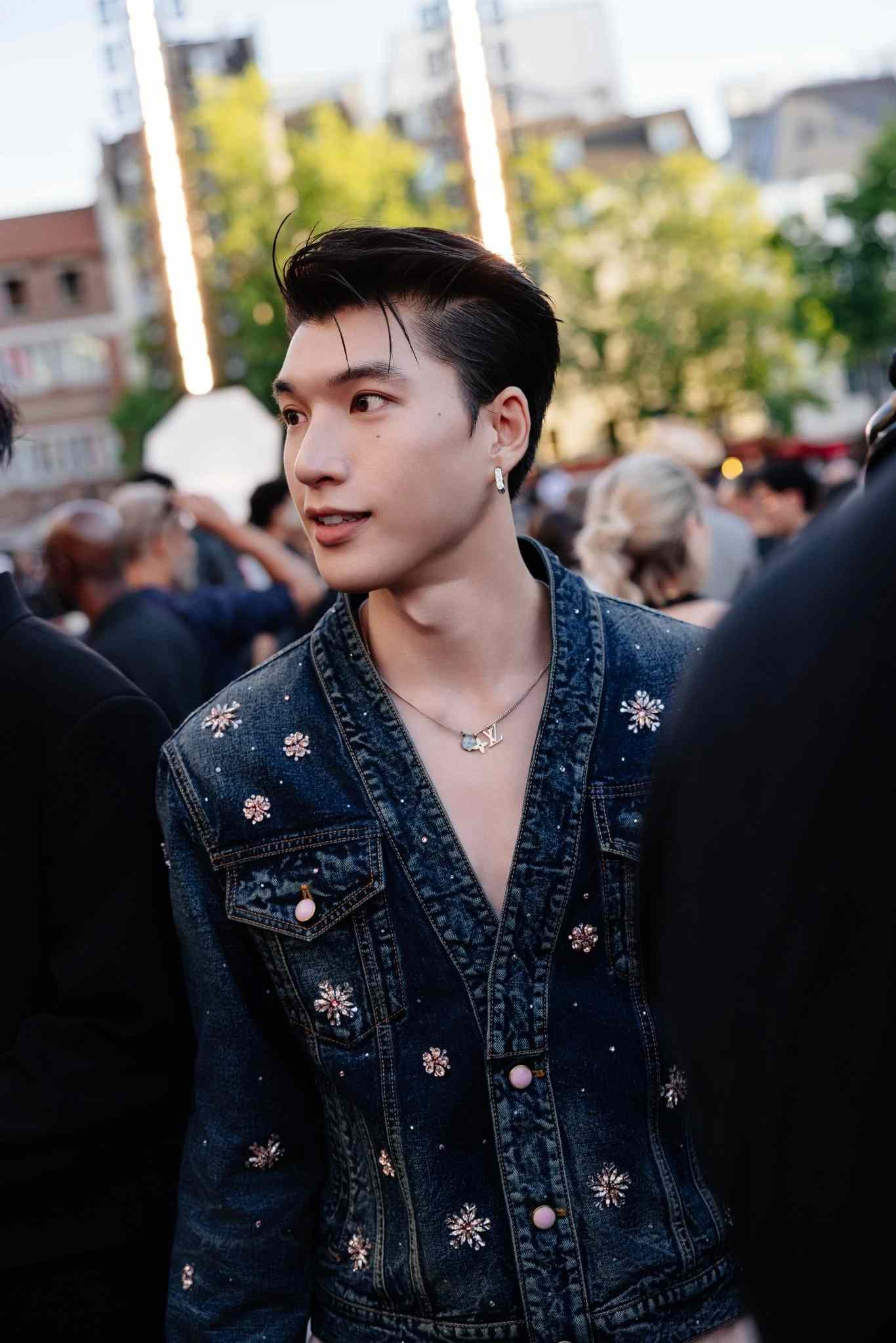 HIEUTHUHAI tại sự kiện tại Pháp. Ảnh: NVCC