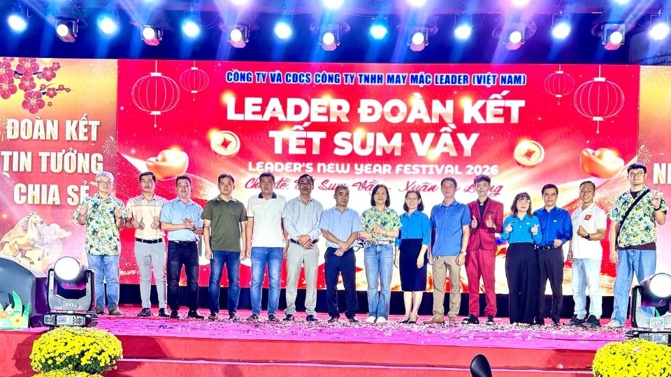 모든 수준의 노동조합은 설날에 조합원과 노동자를 돌보고 지원하는 활동을 조직합니다. 사진: 호앙록