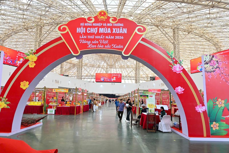 Hội chợ Mùa Xuân 2026 được kỳ vọng tạo cú nổ kích cầu tiêu dùng nội địa, mở màn khí thế sôi động cho thị trường ngay từ đầu năm. Ảnh: Thạch Lam