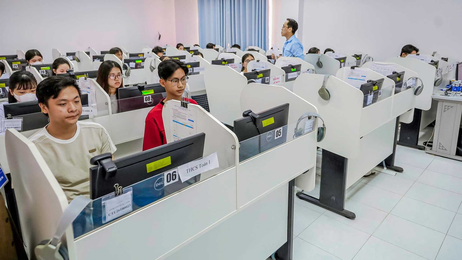 Candidates participating in the first V-SAT exam in 2026 organized by Can Tho University. Photo: Can Tho University