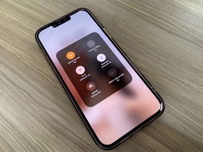 Cheap smartphone manufacturers in Europe are facing many difficulties as memory chip prices increase. Photo: Anh Vu