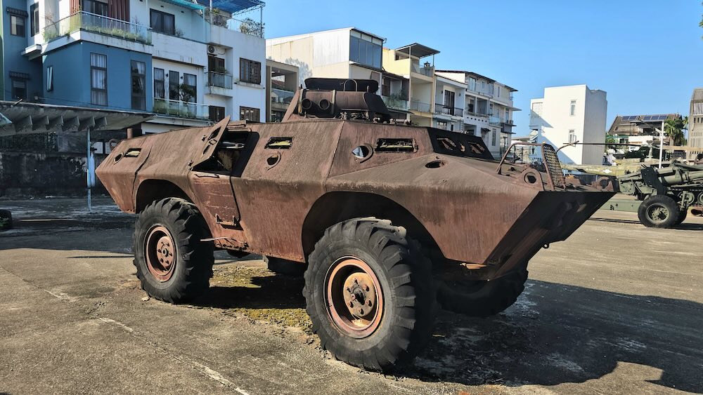 Số phận những hiện vật quý của Bảo tàng Lịch sử TP Huế. Ảnh: Nguyễn Luân