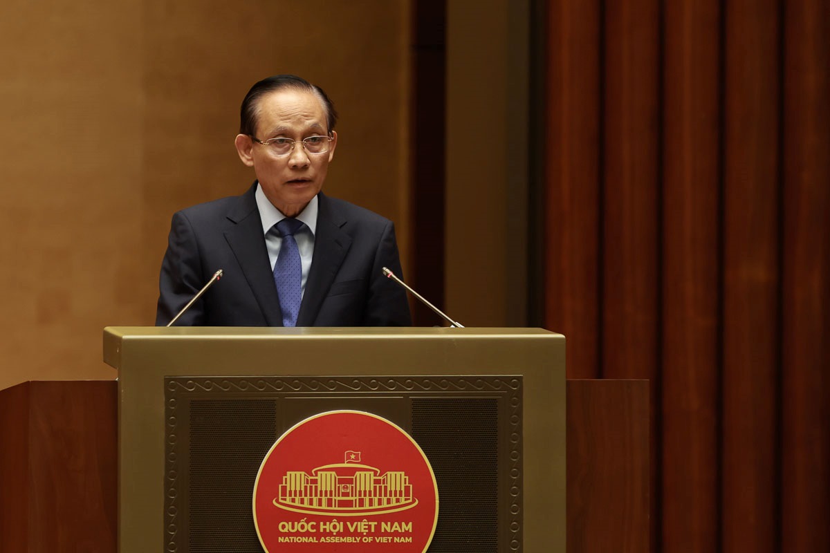 El miembro del Buró Político, Ministro de Relaciones Exteriores Le Hoai Trung presenta el Tema Especial: "Desarrollo de las relaciones exteriores en la nueva era, en consonancia con la estatura histórica, cultural y la posición del país", 7 de febrero de 2026. Foto: Hai Nguyen