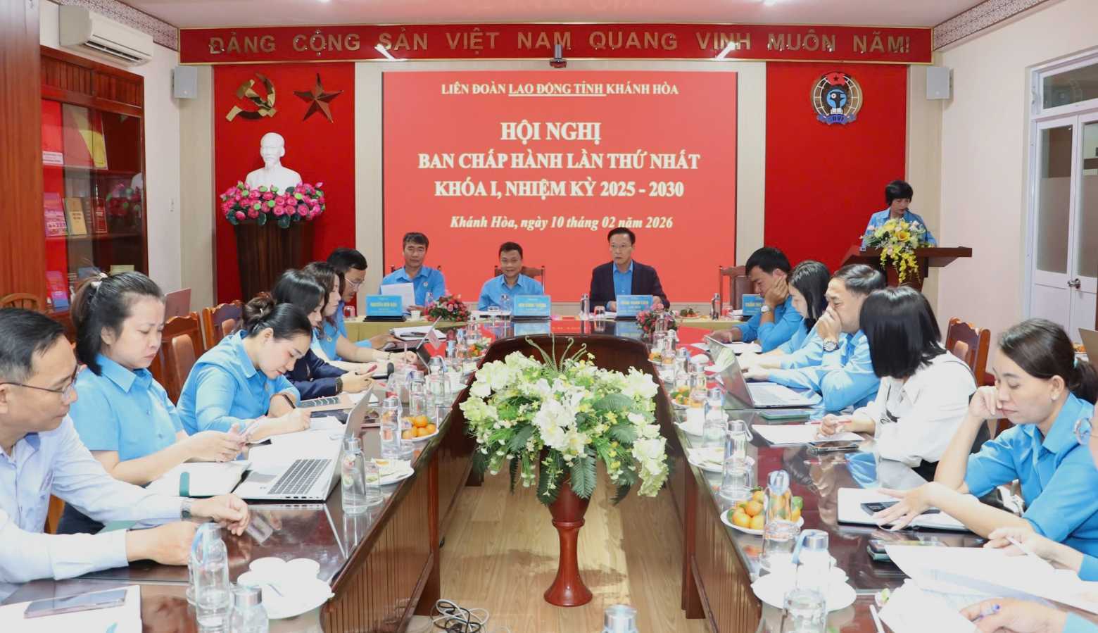 Hội nghị Ban Chấp hành Liên đoàn Lao động tỉnh Khánh Hòa lần thứ nhất, khóa I, nhiệm kỳ 2025–2030 đã thống nhất thông qua 9 nội dung quan trọng, định hướng hoạt động công đoàn năm 2026 và toàn nhiệm kỳ. Ảnh: Phương Linh