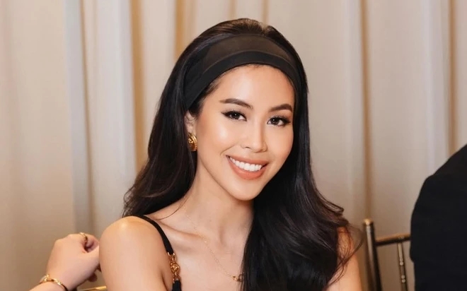 Tien Nguyen travels to Con Dao after getting married. Photo: Cut from video.