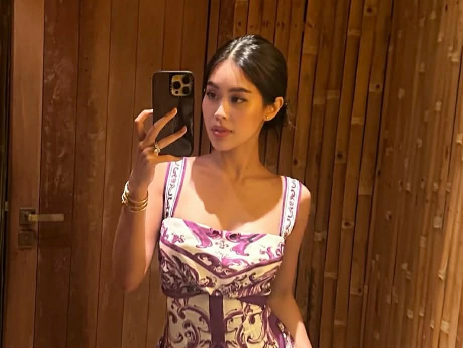 Tiên Nguyễn khoe nhan sắc ít son phấn trẻ trung, xinh đẹp. Ảnh: Cắt từ video.