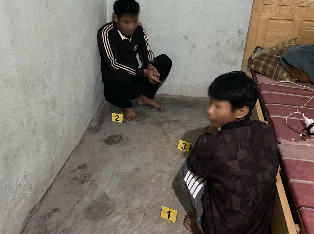 Công an điều tra, bắt giữ A.P và A.H về việc sử dụng trái phép chất ma túy. Ảnh: Công an 