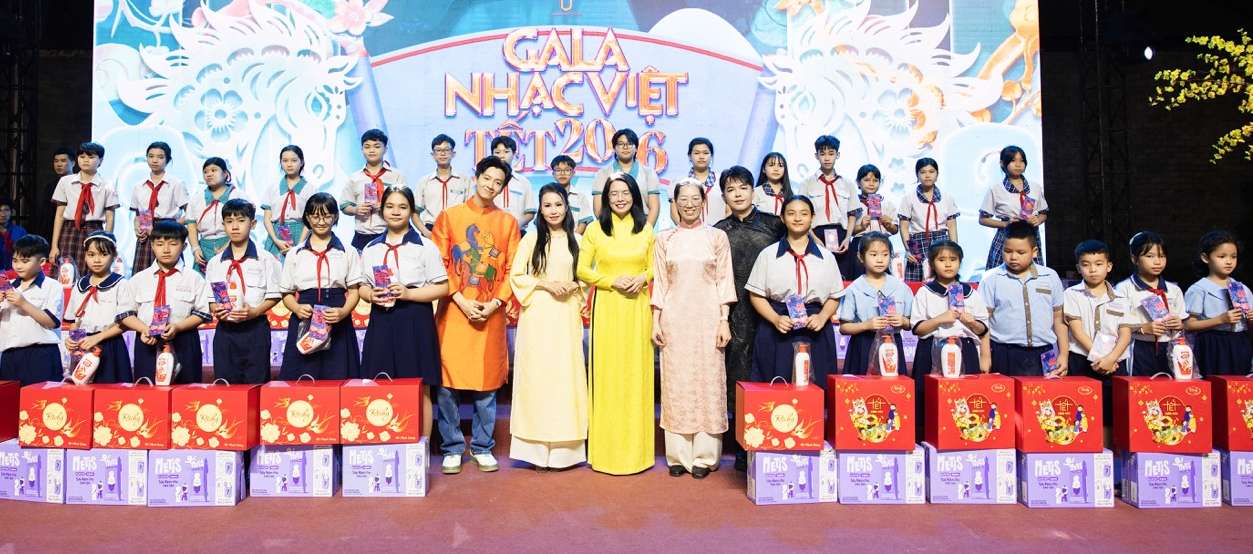 Artists in the program. Photo: Organizing Committee.