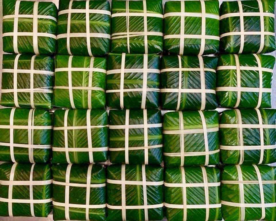 Những chiếc bánh chưng được gói vuông thành sắc cạnh.
