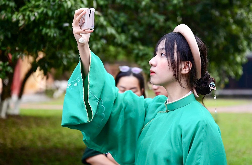 Theo kế hoạch, ngày 23.2 (tức mùng 7 tháng Giêng năm Bính Ngọ), Hoàng cung Huế sẽ tổ chức Lễ Hạ Tiêu kết hợp nghi thức khai ấn, tặng chữ thư pháp cho du khách, mở đầu cho một năm mới nhiều may mắn.