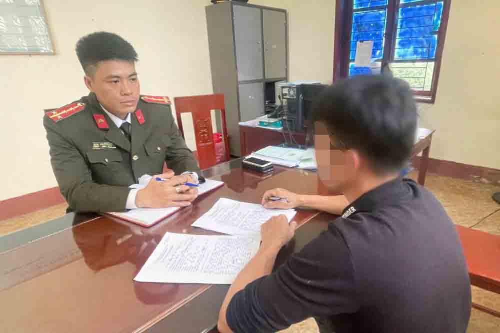 Đối tượng D bị xử phạt 7,5 triệu đồng vì bình luận sai sự thật xúc phạm Cảnh sát giao thông. Ảnh: Công an Hà Tĩnh