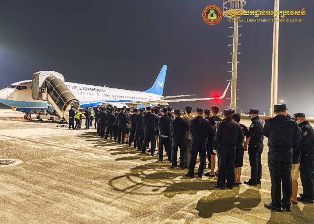 Cambodia deports 312 Chinese people involved in online fraud, February 8, 2026. Photo: Cambodia Immigration Department
