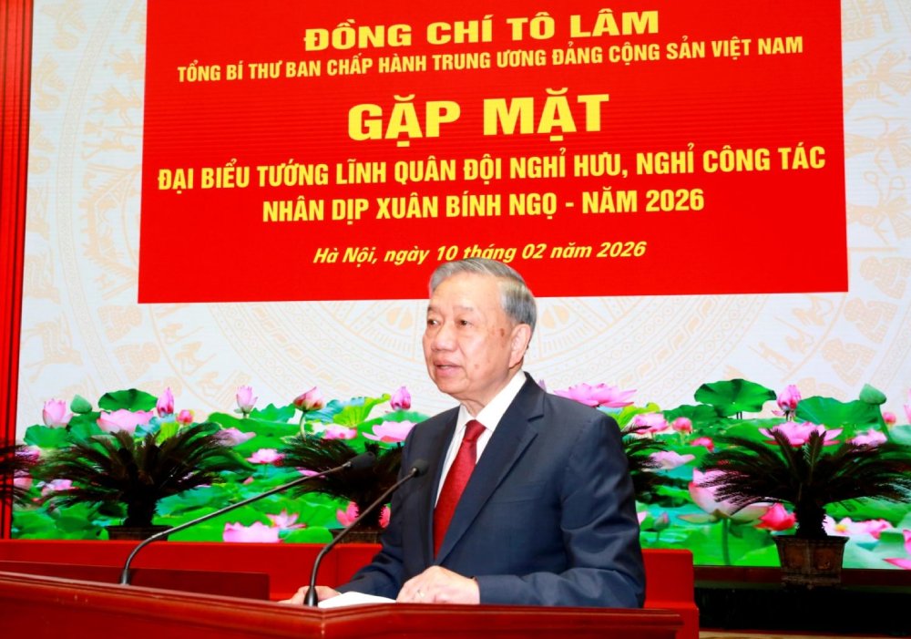 General Secretary To Lam - Secretary of the Central Military Commission - speaks at a meeting with retired and dismissed army generals. Photo: Hien Hoa