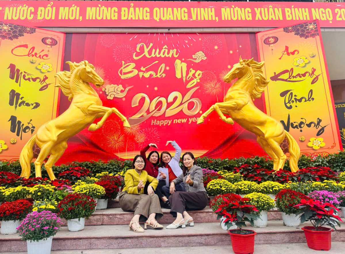 Điểm check-in Tết với linh vật ngựa ở xã Cổ Lễ, tỉnh Ninh Bình. Ảnh: Xuân Liệu