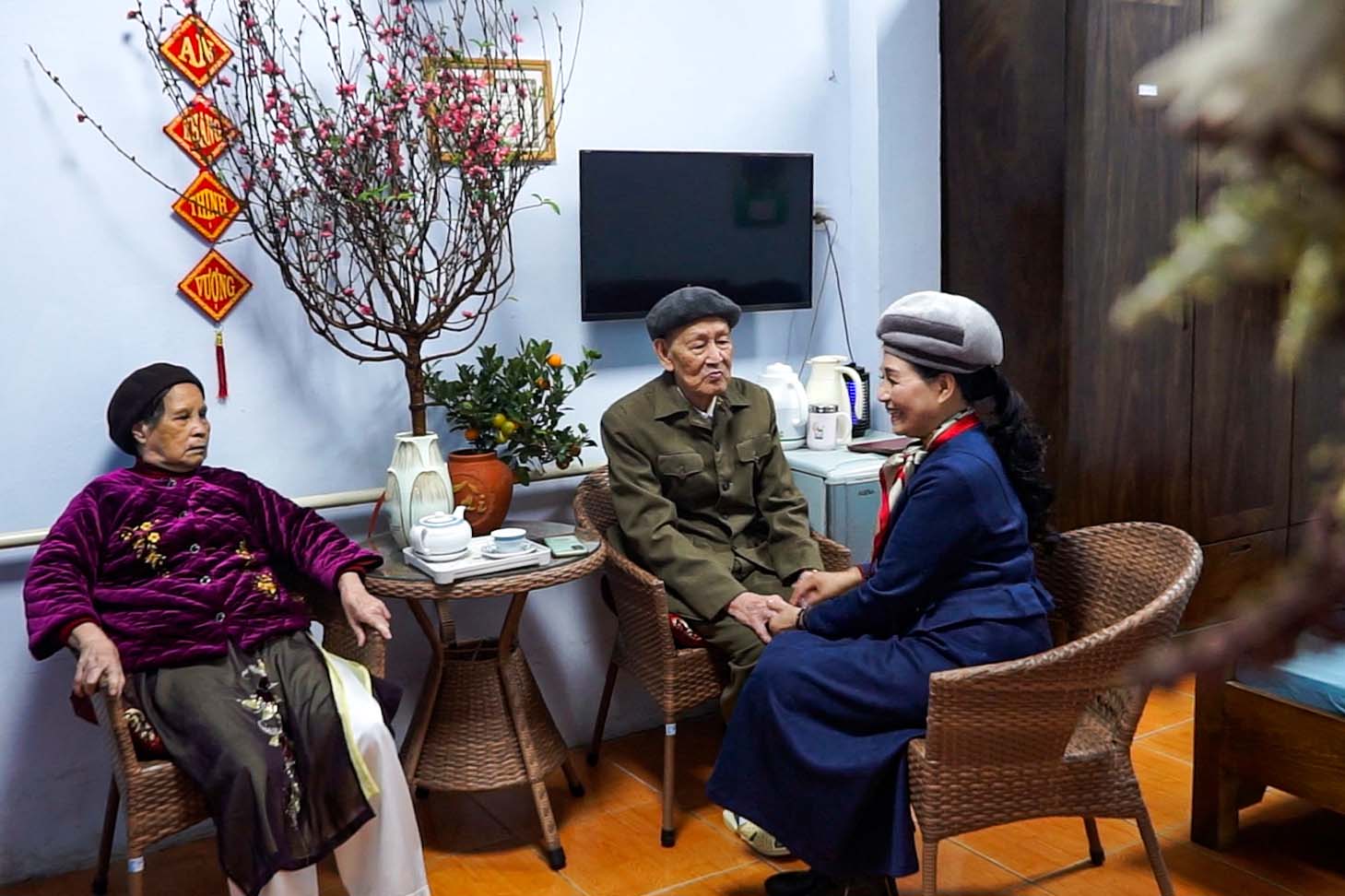 Spring reunion in the nursing home