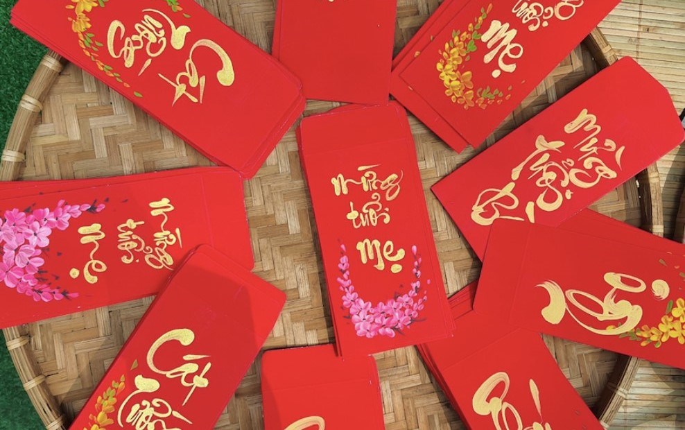 Hình ảnh các bao lì xì tượng trưng cho tài lộc, may mắn trong năm mới. Ảnh: A.N