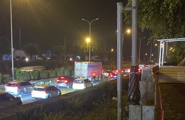 Người dân vất vả về quê dịp Tết Nguyên đán Bính Ngọ năm 2026. Ảnh: HAC