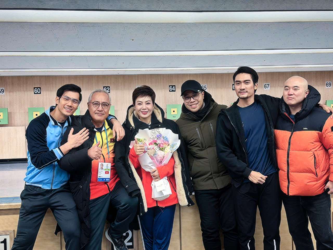 Ê-kíp diễn viên phim Viên đạn cuối cùng: Nhan Phúc Vinh, Lee Kyung Young, Thanh Hương, Đạo diễn Đinh Tuấn Vũ, Lương Gia Huy, nhà sản xuất - Patrick (sản xuất phim “Ký sinh trùng“)