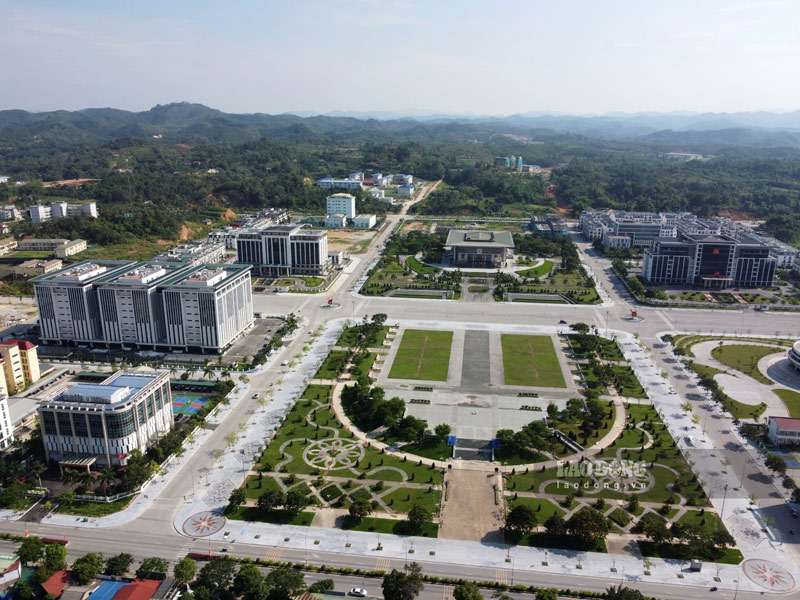 Director of Cao Bang Provincial Department of Finance is authorized to approve project finalization. Photo: Tan Van