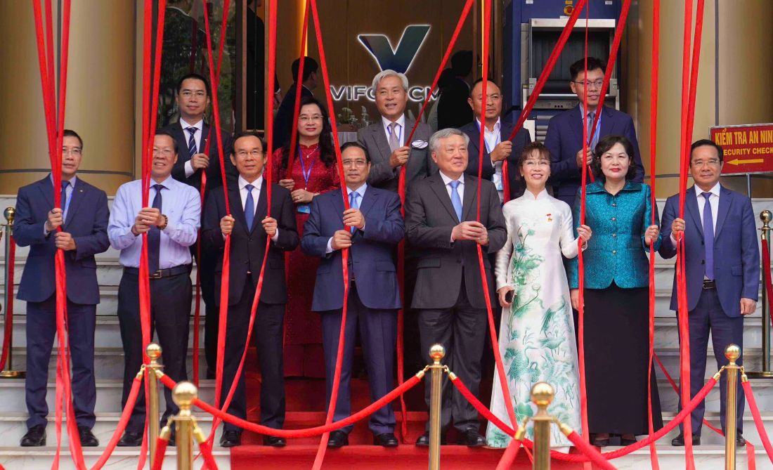 Nghi thức ra mắt Trụ sở chính Cơ quan điều hành trung tâm Tài chính Quốc tế tại TP.HCM. Ảnh: HDBank