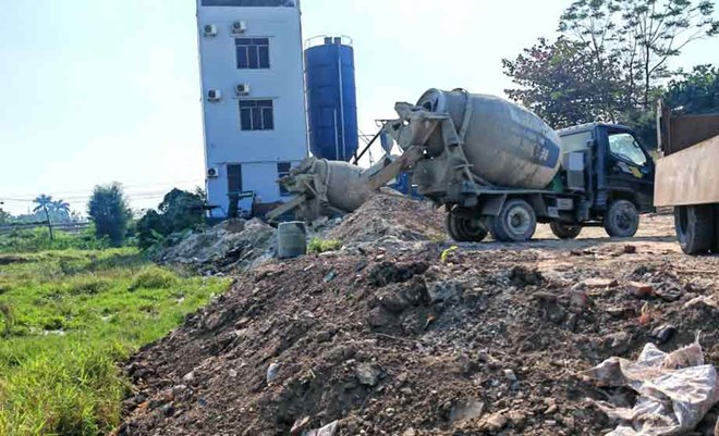 Khởi tố đối tượng đổ trộm gần 150 tấn chất thải rắn ở Ninh Bình